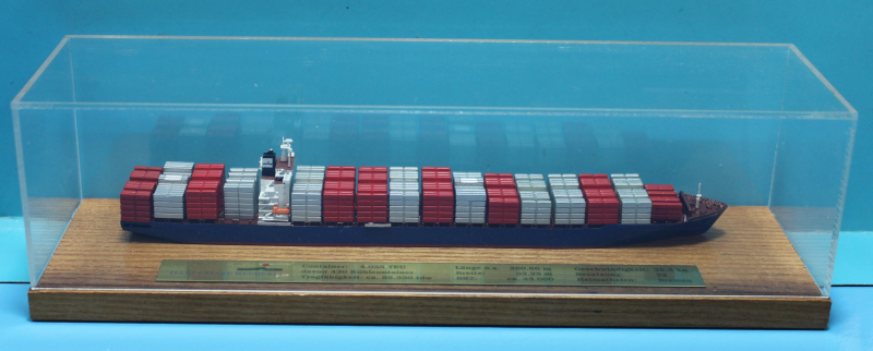 Containerfreighter "Mare Atlanticum" Hansa Mare 4038 TEU (1 p.) AT 2000 from Conrad